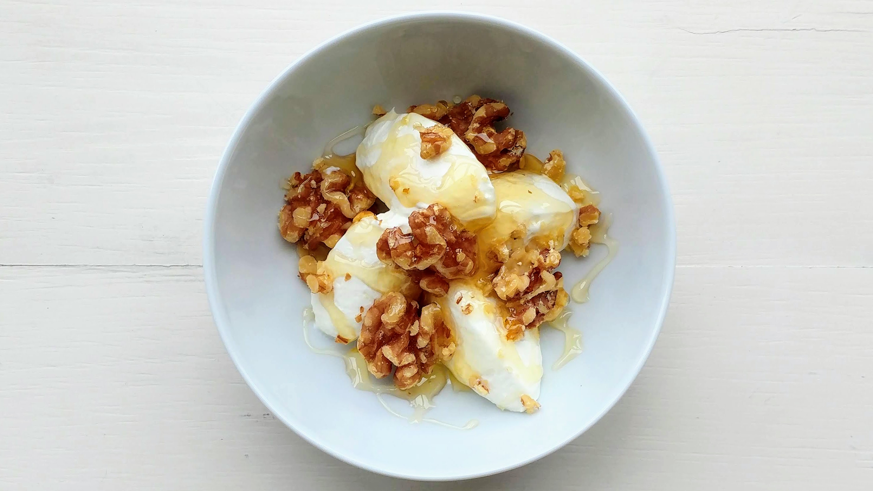 Thick Greek Yogurt w/Walnuts & Honey