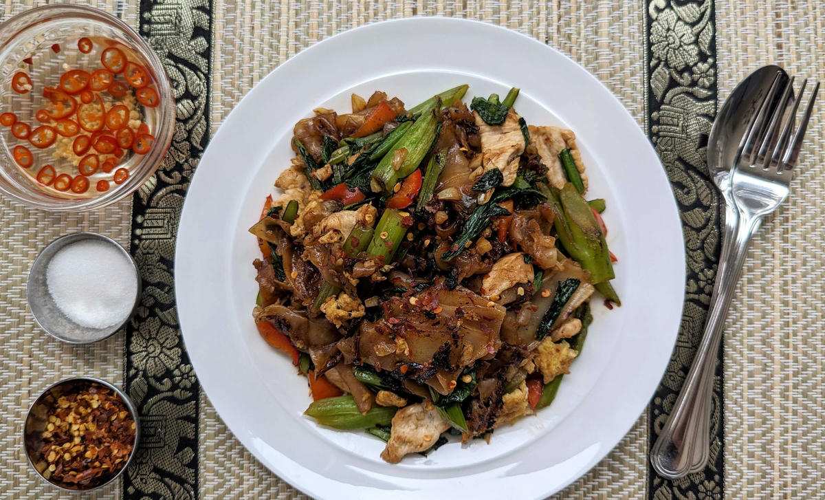 Pad See Ew w/Chicken