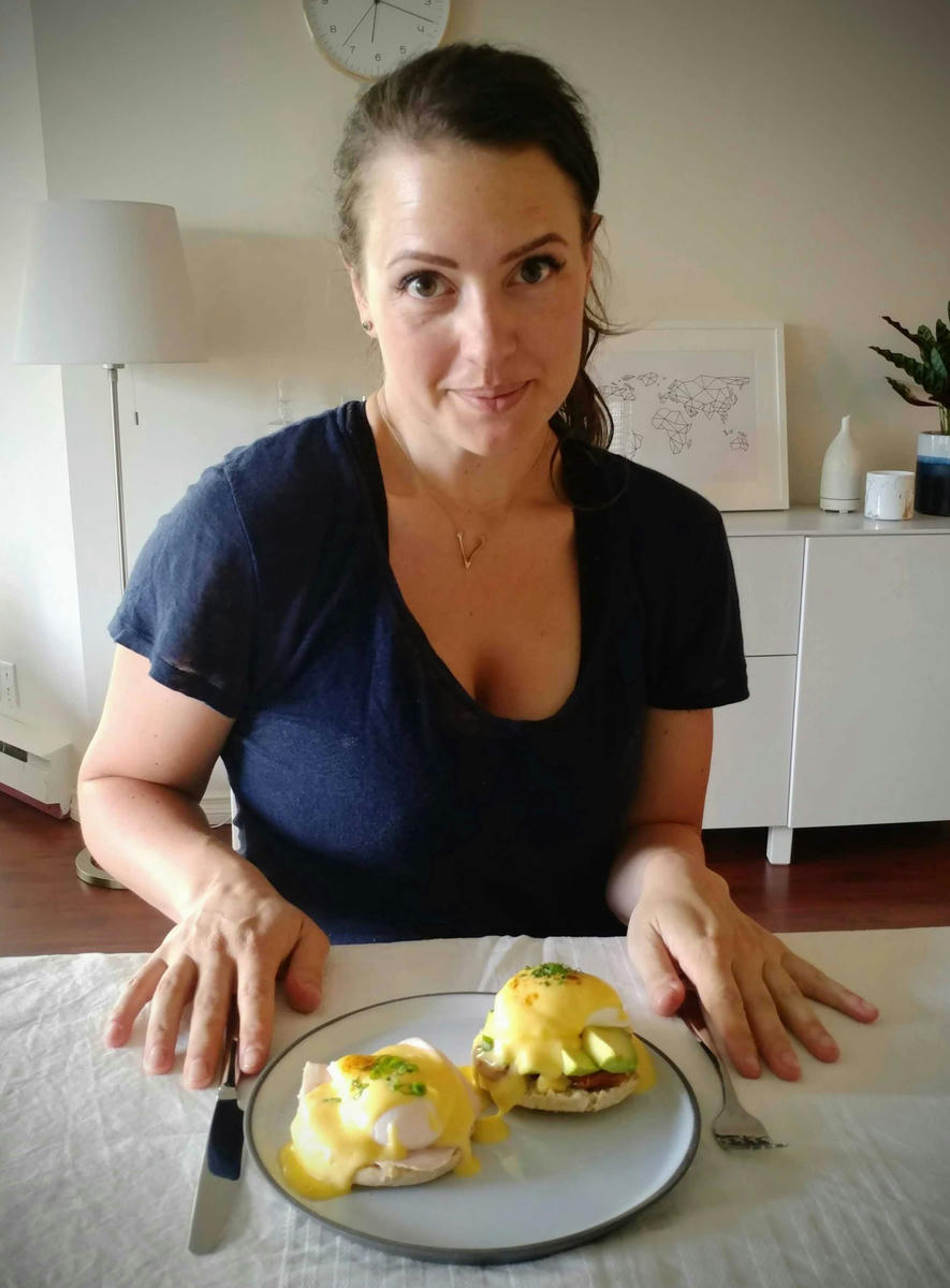 Student Cooking - Eggs Benedict Class