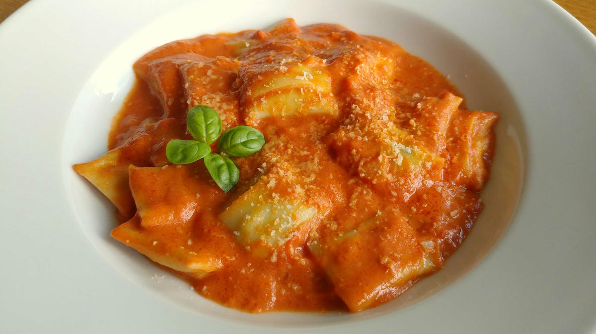 Stuffed Agnolotti w/Tomato-Cream Sauce