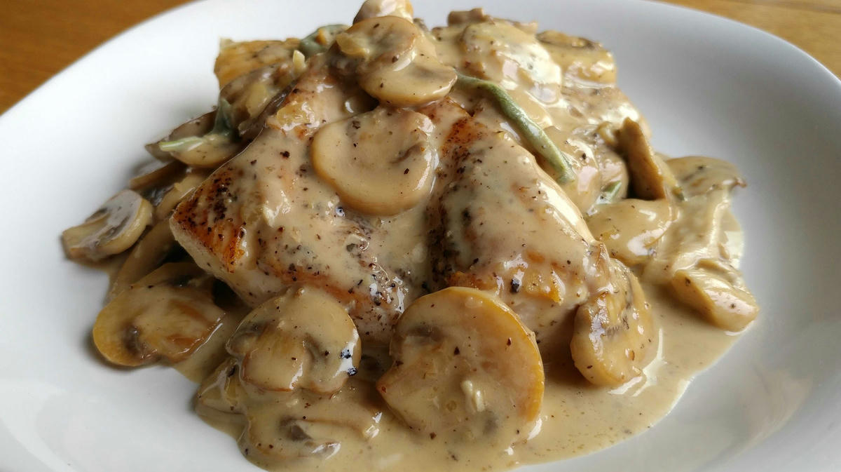 Pan-Fried-Chicken-Mushroom-Cream-Sauce