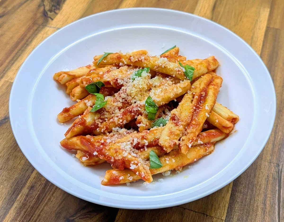 Maccheroni w/Tomato Sauce